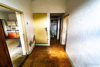 Sovínky, prodej rodinného domu se třemi garážemi
Nabízíme k 
