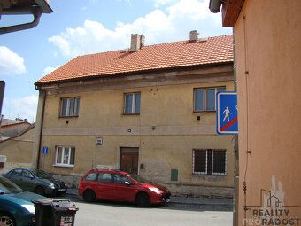 Rental of non-residential space size 270 m² in Smečno near square on Jirásek Street.
