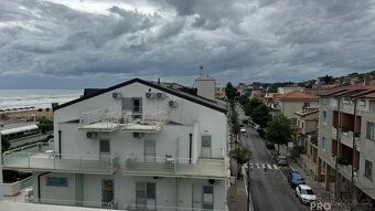 Rádi by jste prostorný apartmán s panoramatickým výhledem na