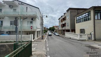 Rádi by jste prostorný apartmán s panoramatickým výhledem na