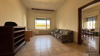 Spacious renovated apartment 3+1 just steps away from the sea
