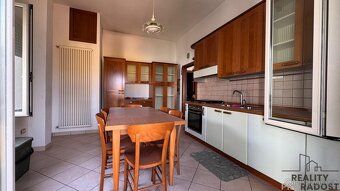 Spacious renovated apartment 3+1 just steps away from the sea