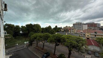 We offer for sale a modern renovated apartment with 3 rooms in Montesilvana