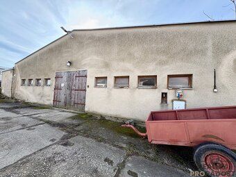 The property is located on the outskirts of Křepice village, just 10 minutes