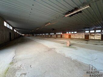 The property is located on the outskirts of Křepice village, just 10 minutes
