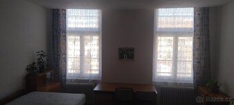 Nabízím pronájem velkého, samostatného pokoje 31m2 v centru 