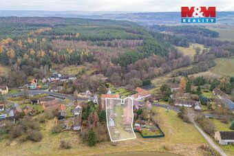 We offer for sale an attractive investment opportunity in a quiet part of the village of…