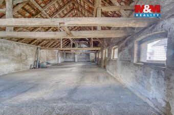 We offer for sale an attractive investment opportunity in a quiet part of the village of…