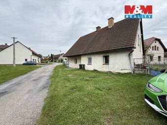 Prodej samostatného rodinného domu v klidné části obce Chlís