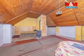 We offer for sale a detached family house in the village of Krá