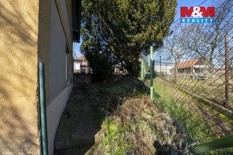 We offer for sale a detached family house in the village of Krá