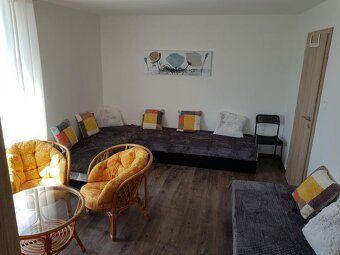 Całkowicie umeblowane mieszkanie 3+1 o powierzchni 70 m2 w Kyselovie koło Wyższego