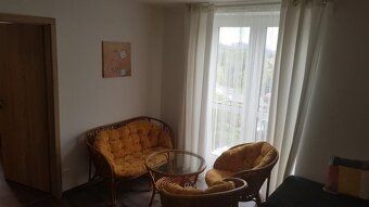 Całkowicie umeblowane mieszkanie 3+1 o powierzchni 70 m2 w Kyselovie koło Wyższego