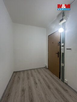 Nabízíme pronájem útulného bytu 1+kk v ulici Žežická. Tento 