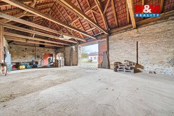 Nabízíme k prodeji rodinný dům v obci Hřibiny, který se nach