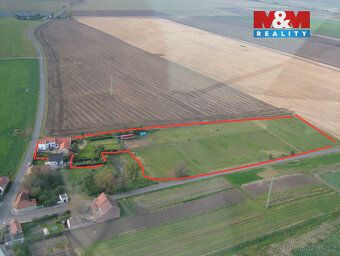 Na okraji obce Keblice, 8 km od Litoměřic, nabízíme k prodej