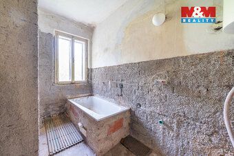 Nabízíme k prodeji rodinný dům k rekonstrukci o dispozici 3+