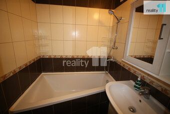+ elektřina + zálohy na služby 4.300,-, Pronájem bytu 3+1, 6