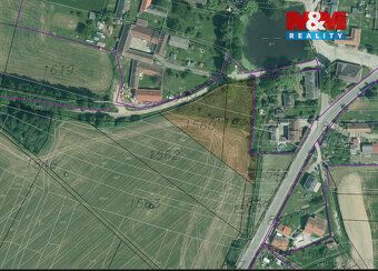 Nabízíme k prodeji prostorný stavební pozemek o výměře 1 653