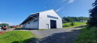Nabízíme k pronájmu halu s o ploše 820 m2 s vestavbou kancel