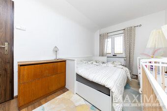 We offer for sale an ideal share of 1/4 family house with layout