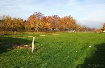 Nabídka rozlehlé 2386 m2 stavební parcely na okraji Městyse 