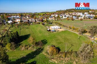 We offer for sale a building plot on the very outskirts of the village.