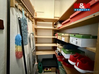 Nabízíme k prodeji světlý a prakticky řešený byt v osobním v