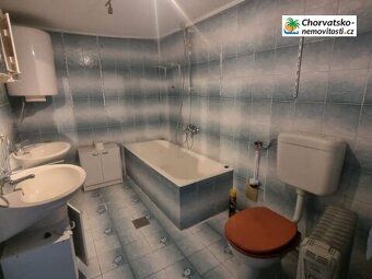 CROATIA-REALESTATE.com offers spacious apartment with large terrace and beautiful sea view in…