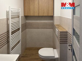 Nabízím k pronájmu prostorný byt 4+1 o užitné ploše 98 m² v 