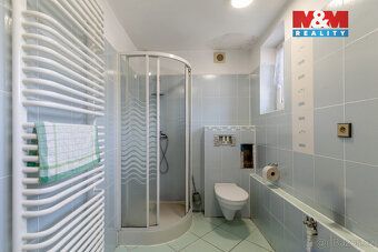 Nabízíme k prodeji celopodsklepený rodinný dům v klidné část