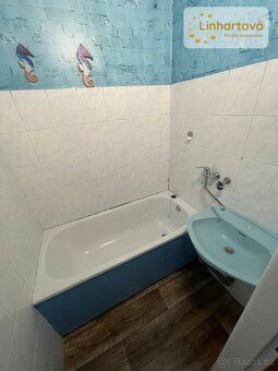 We offer for rent a bright and spacious 2+1 apartment of size 60 sqm in Aš on U Nádraží Street.