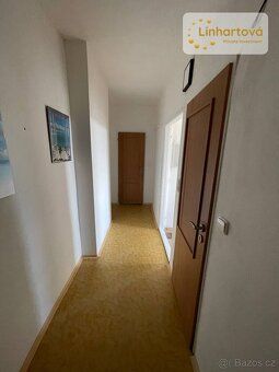 We offer for rent a bright and spacious 2+1 apartment of size 60 sqm in Aš on U Nádraží Street.