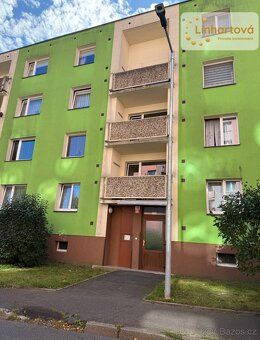 We offer exclusively for long-term rent a bright and cozy apartment of 43 sqm in Cheb on Neumannova street.