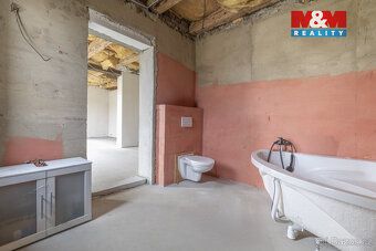 V obci Raškovice nabízíme rodinný dům, který stojí na jednom