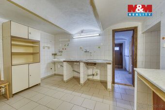 We offer for sale a unique property in the heart of the village of Stará Vráž,