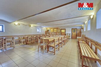 We offer for sale a unique property in the heart of the village of Stará Vráž,
