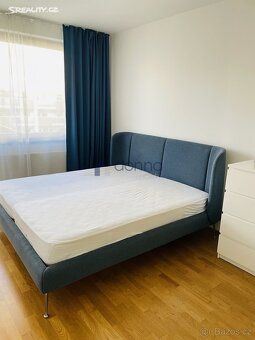 Nabízíme k pronájmu slunný byt 3+kk, o ploše 100m² s balkone