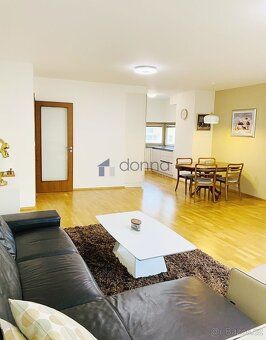 Nabízíme k pronájmu slunný byt 3+kk, o ploše 100m² s balkone