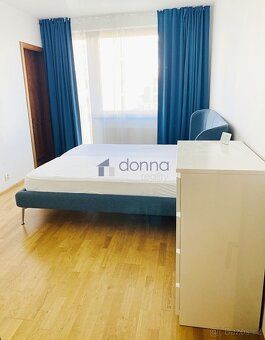 Nabízíme k pronájmu slunný byt 3+kk, o ploše 100m² s balkone
