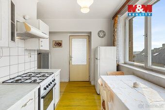 Tento cihlový dům je na krásném místě, na jižním svahu a výh