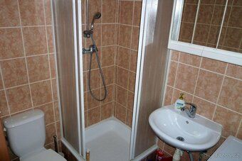 Byt ve zděném domě poblíž zastávky MHD. Pronájem bytu v prvn