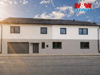 Продається сучасна квартира 2+кк площею 43 м², яка була створена в рамках повної реконструкції…