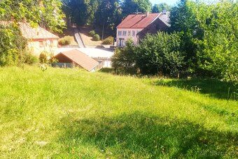 Nabízíme prodej rozlehlého původně zemědělského stavení s ho