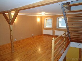 For sale beautiful cozy smaller renovated house with own garden and garage of built-up area 56…