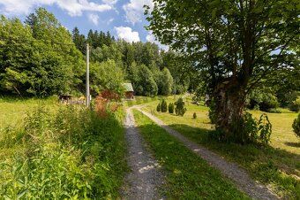 Nabízíme k prodeji stavební pozemek o výměře cca 1 640 m², c