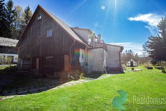 Exclusive sale of family house arranged by Realdomus