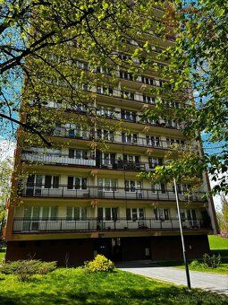 We offer for sale an apartment 3+1 in personal ownership on Krasnoarmejců St.