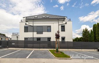 K dlouhodobému podnájmu nabízíme nadstandardní byt čerstvě p