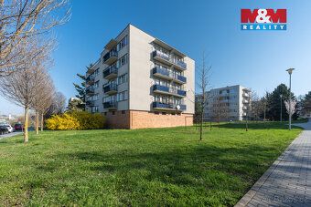 Vážení zájemci, nabízím Vám k prodeji prostorný byt o dispoz
